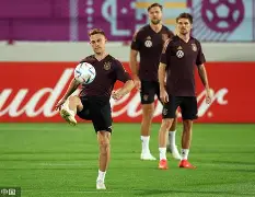 星空体育中国官网-清晨皇家社会官宣签约马赛防线松动备战德国杯，马赛发布备战花絮瞬间刷屏的简单介绍